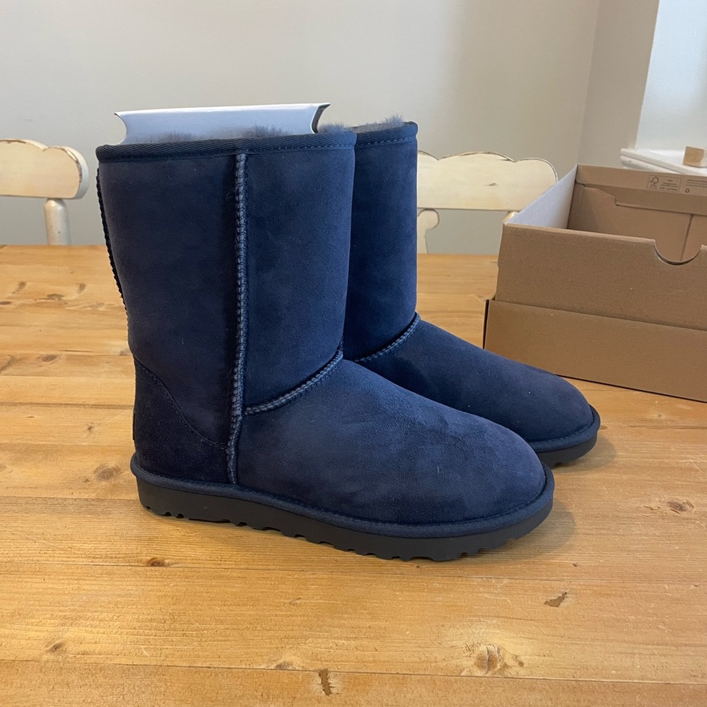 UGG Classic Short II